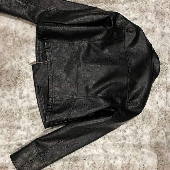 Leather jacket - Picture 2 of 2